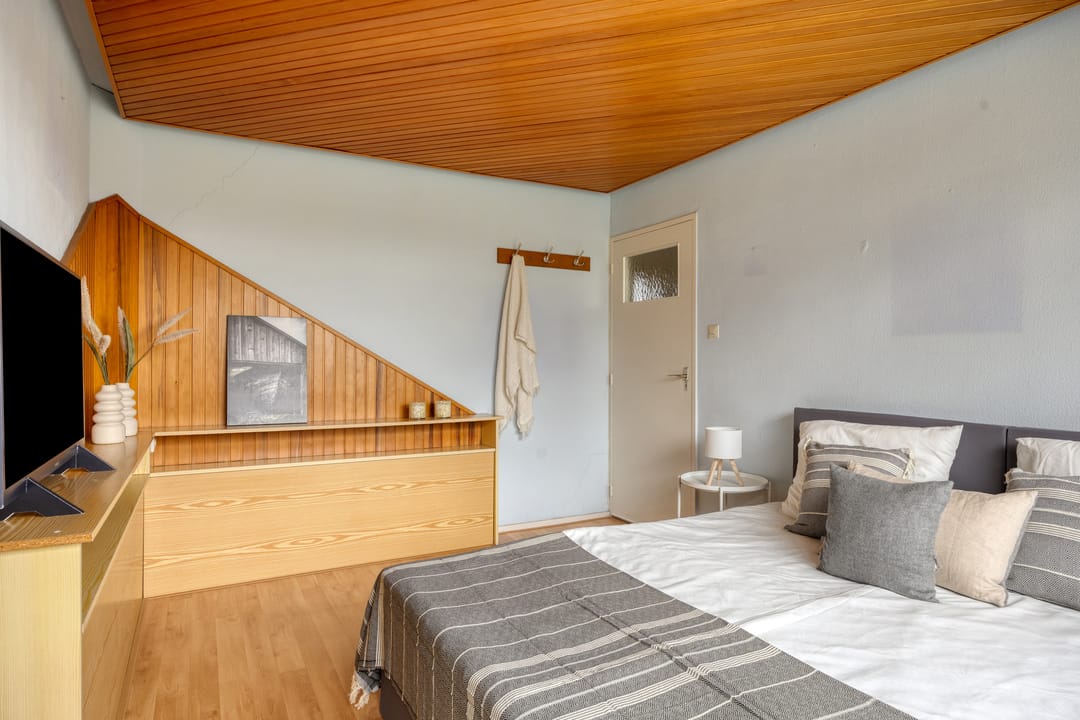 Spacious semi-detached house with garage and five bedrooms in Drunen Venne-Oost — 16