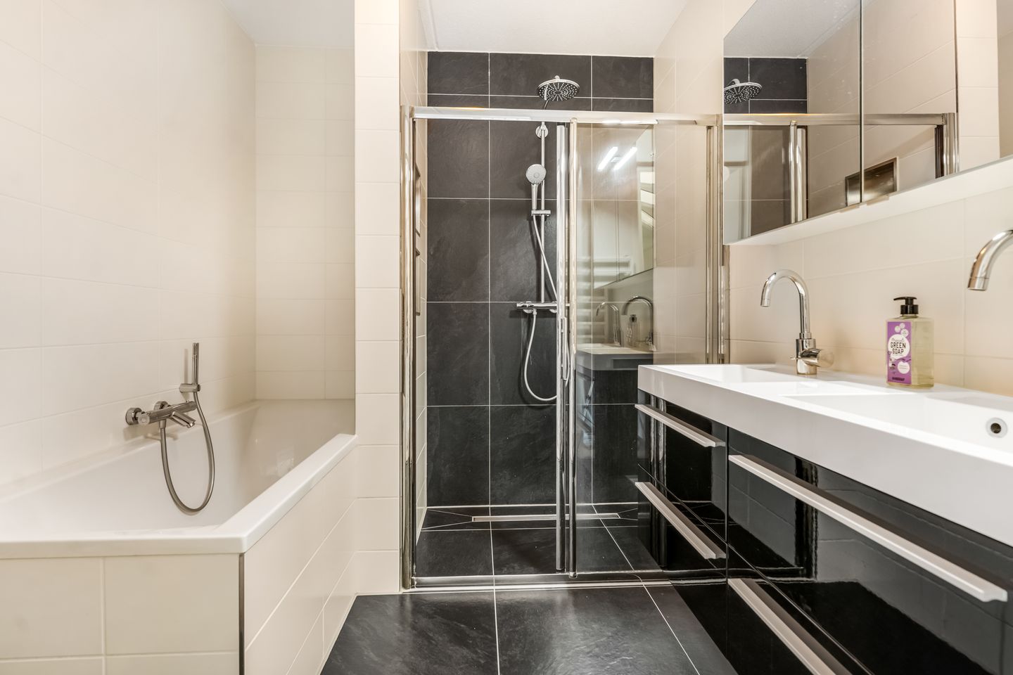 Foto 19 van Esdoornlaan 25