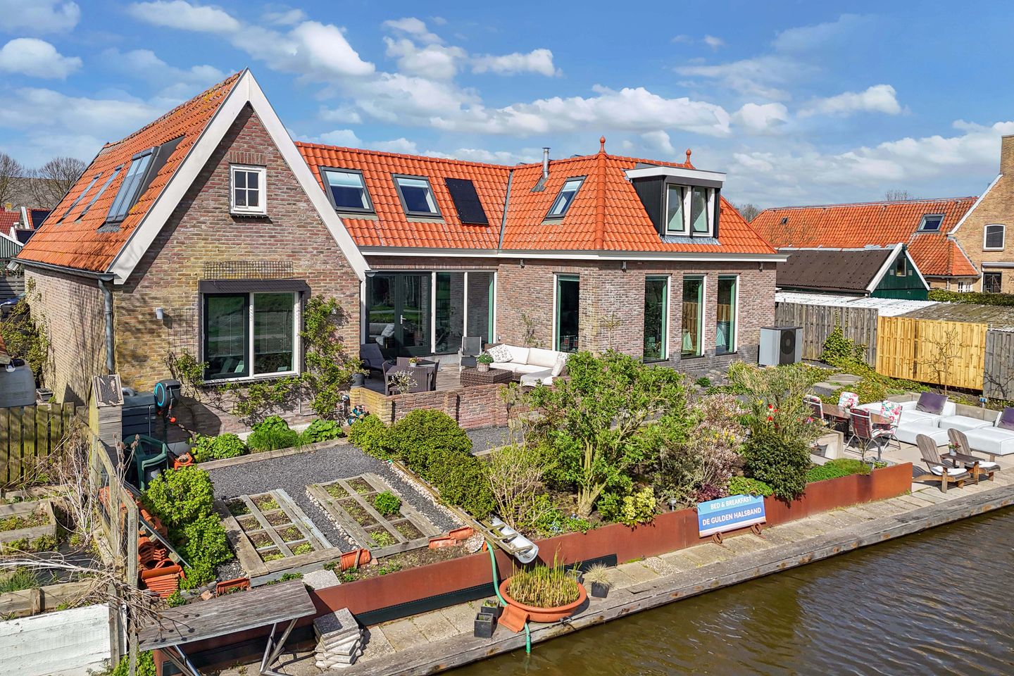 Luxury Village Villa with B&B and Scenic Views — 65
