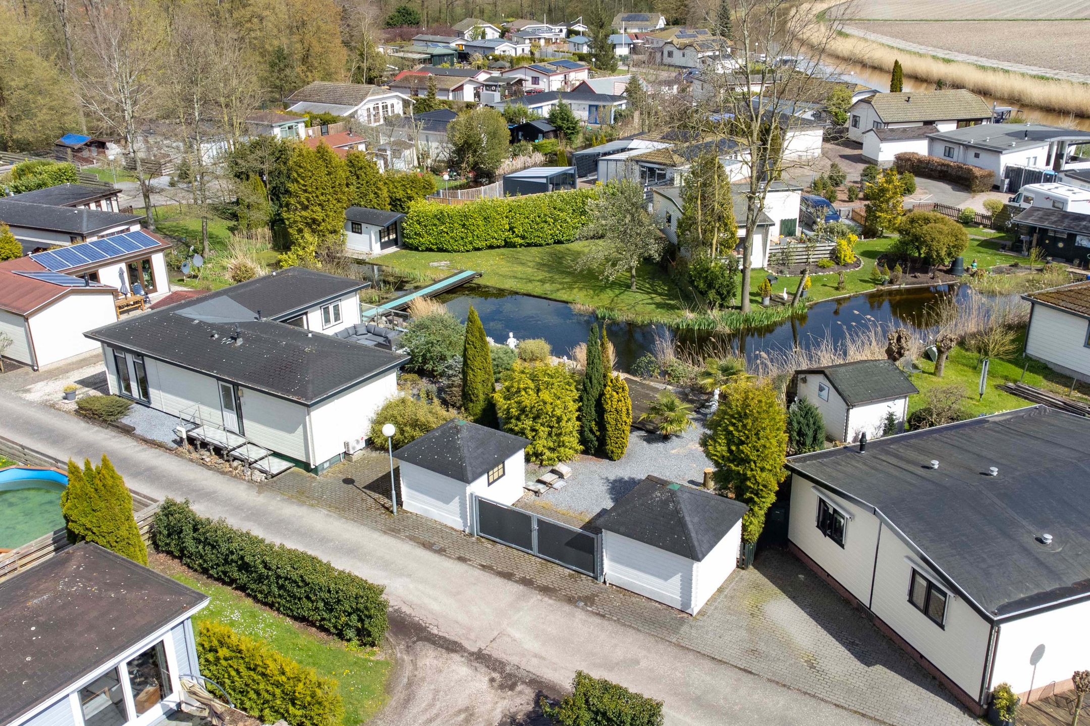 2-bedroom freehold villa in Rutten — photo 2 of 5