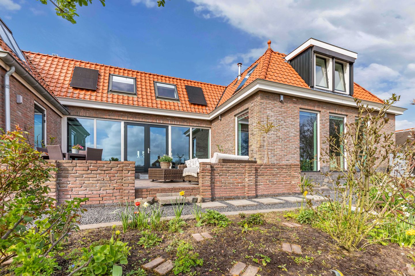 Luxury Village Villa with B&B and Scenic Views — 64