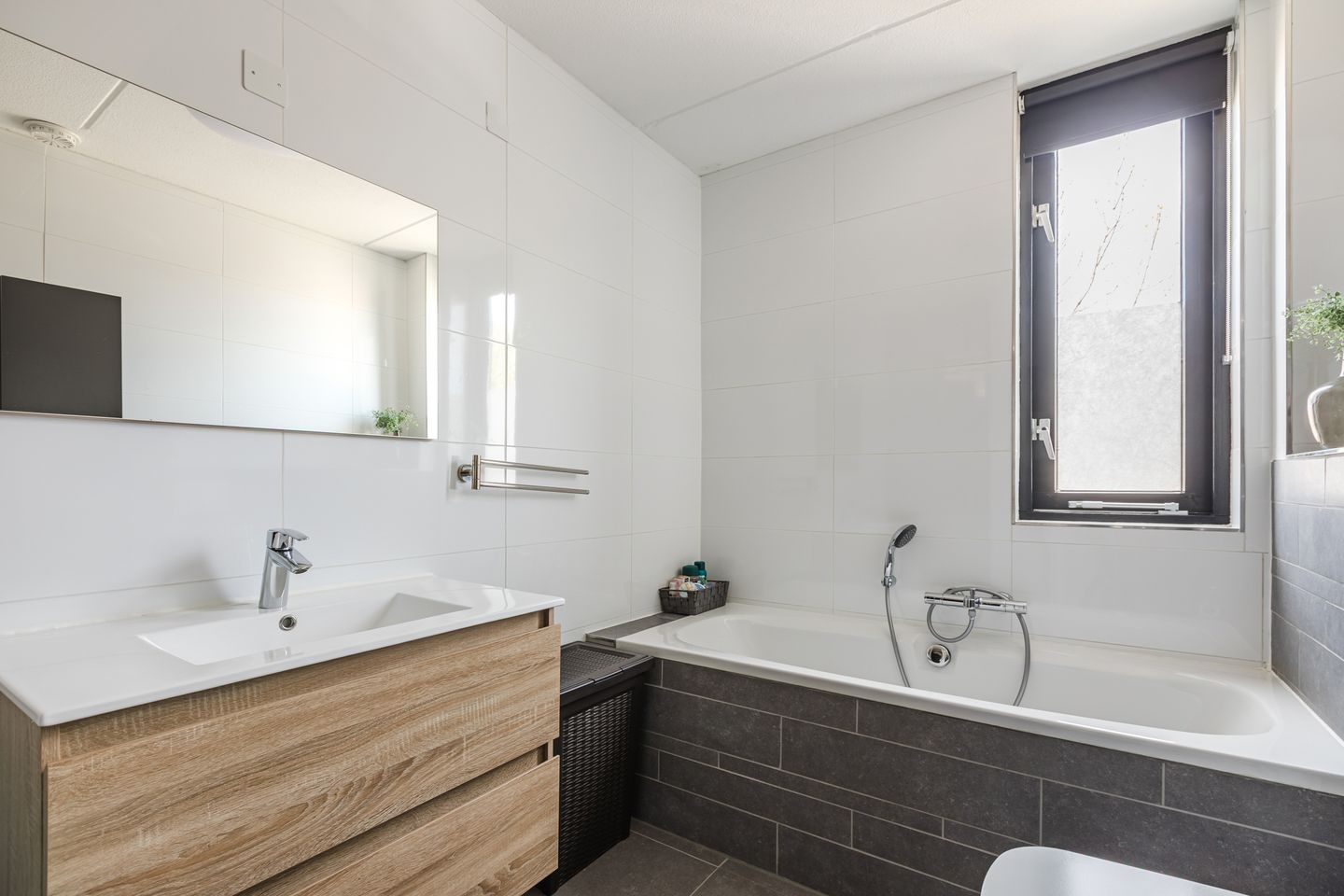 Photo 19 of Kardinaalsmuts 110