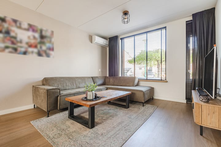 Foto 2 van Kardinaalsmuts 110