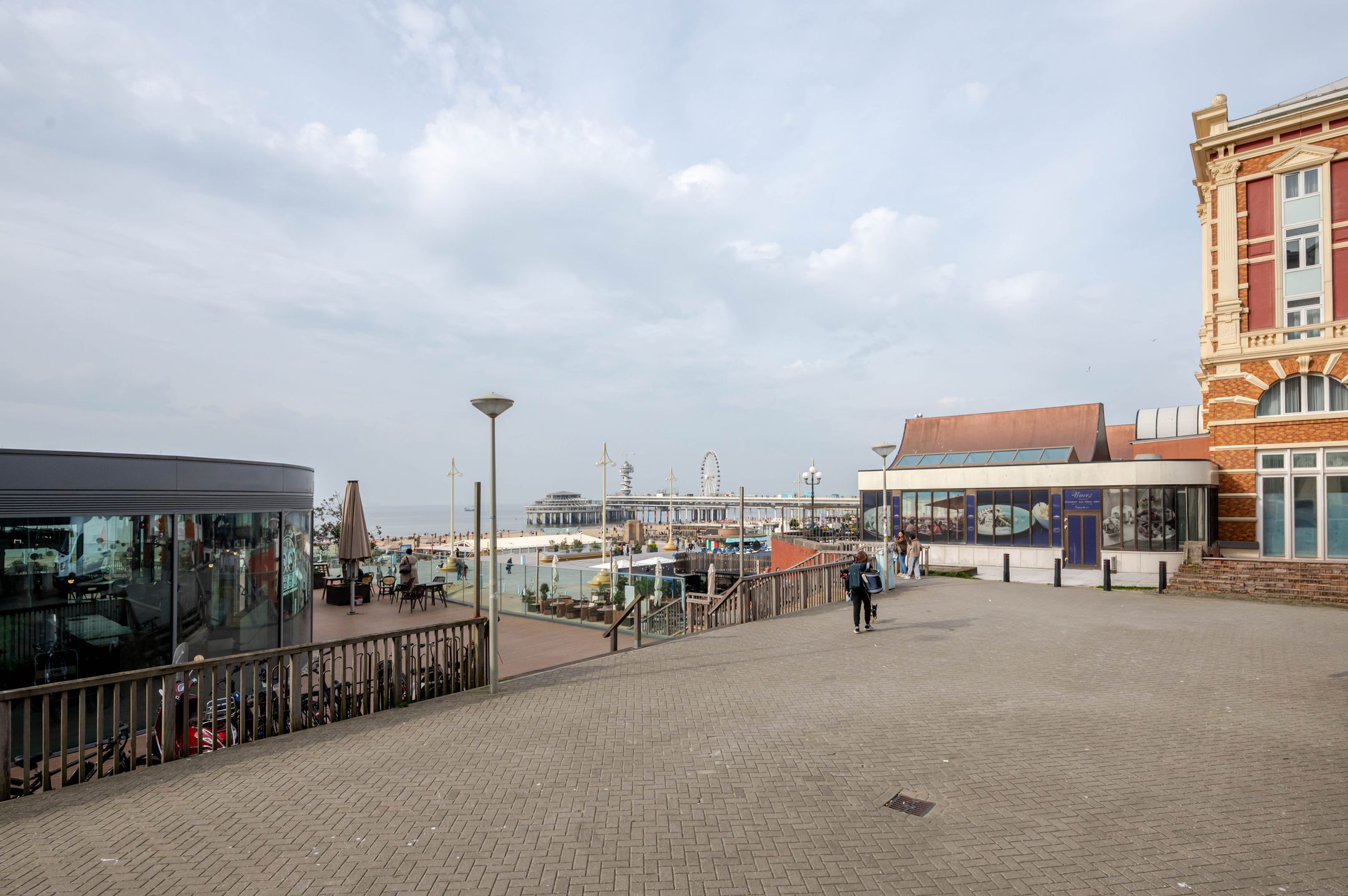 Foto 42 van Gevers Deynootplein 160