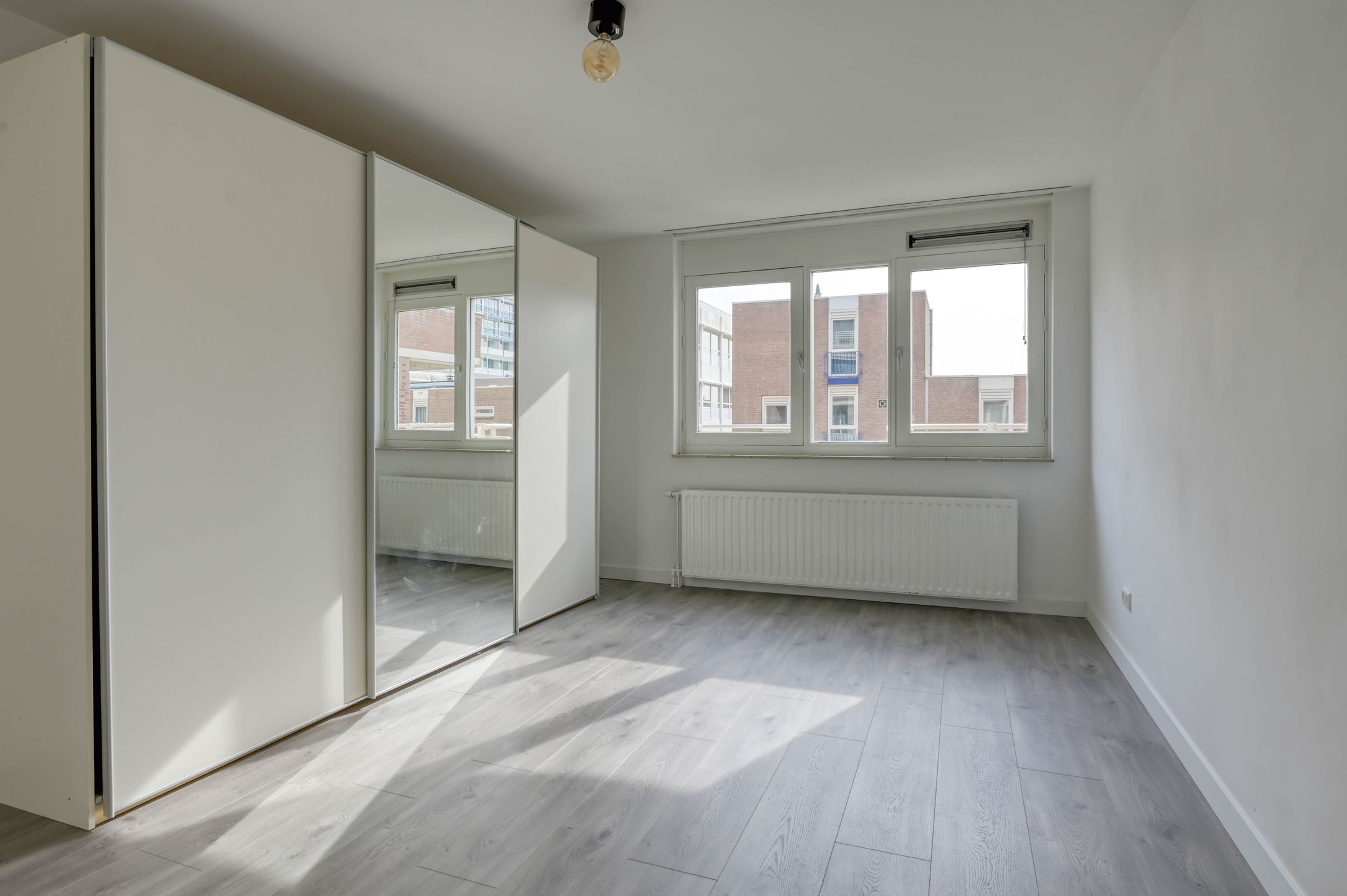 Foto 33 van Gevers Deynootplein 160