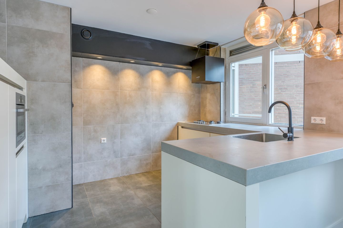 Foto 20 van Gevers Deynootplein 160