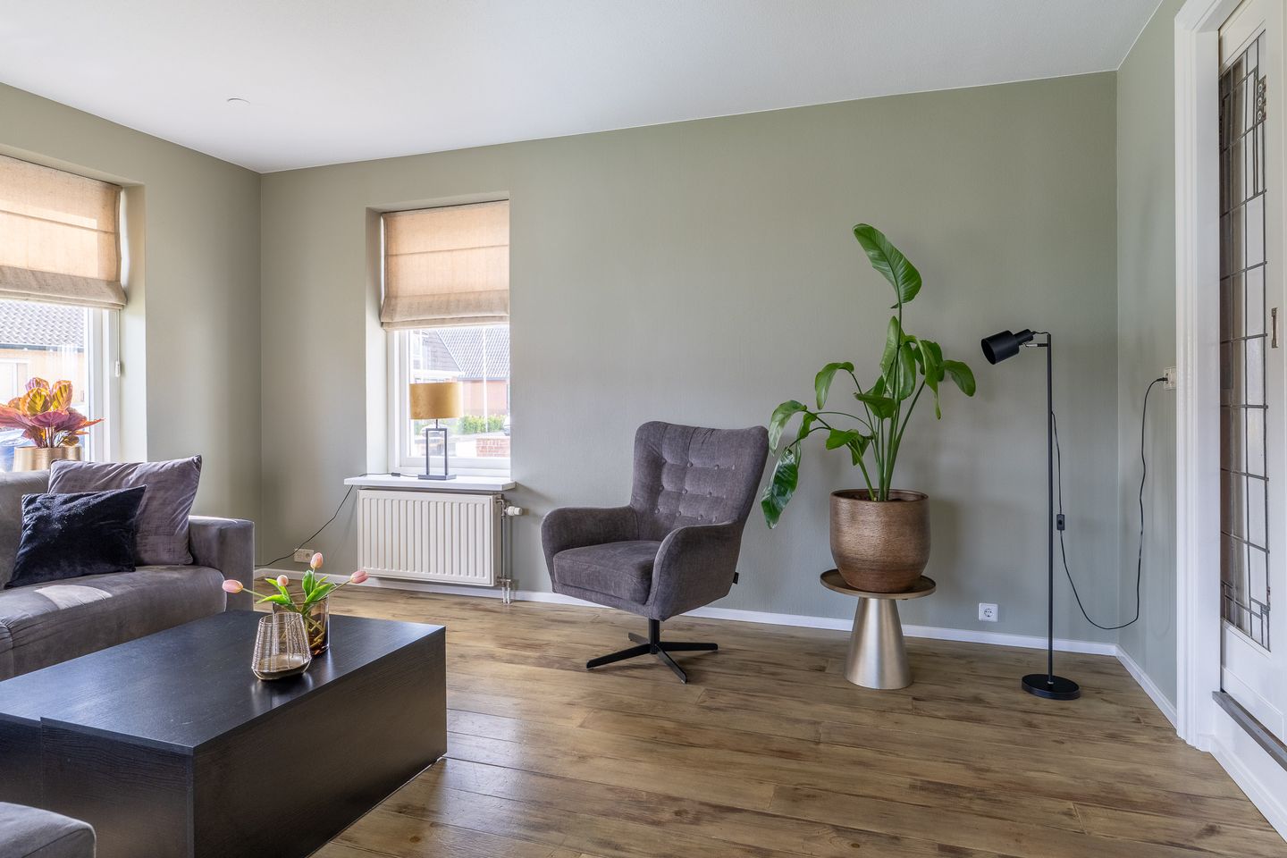 Spacious Detached Home with Double Garage in De Westereen — 14