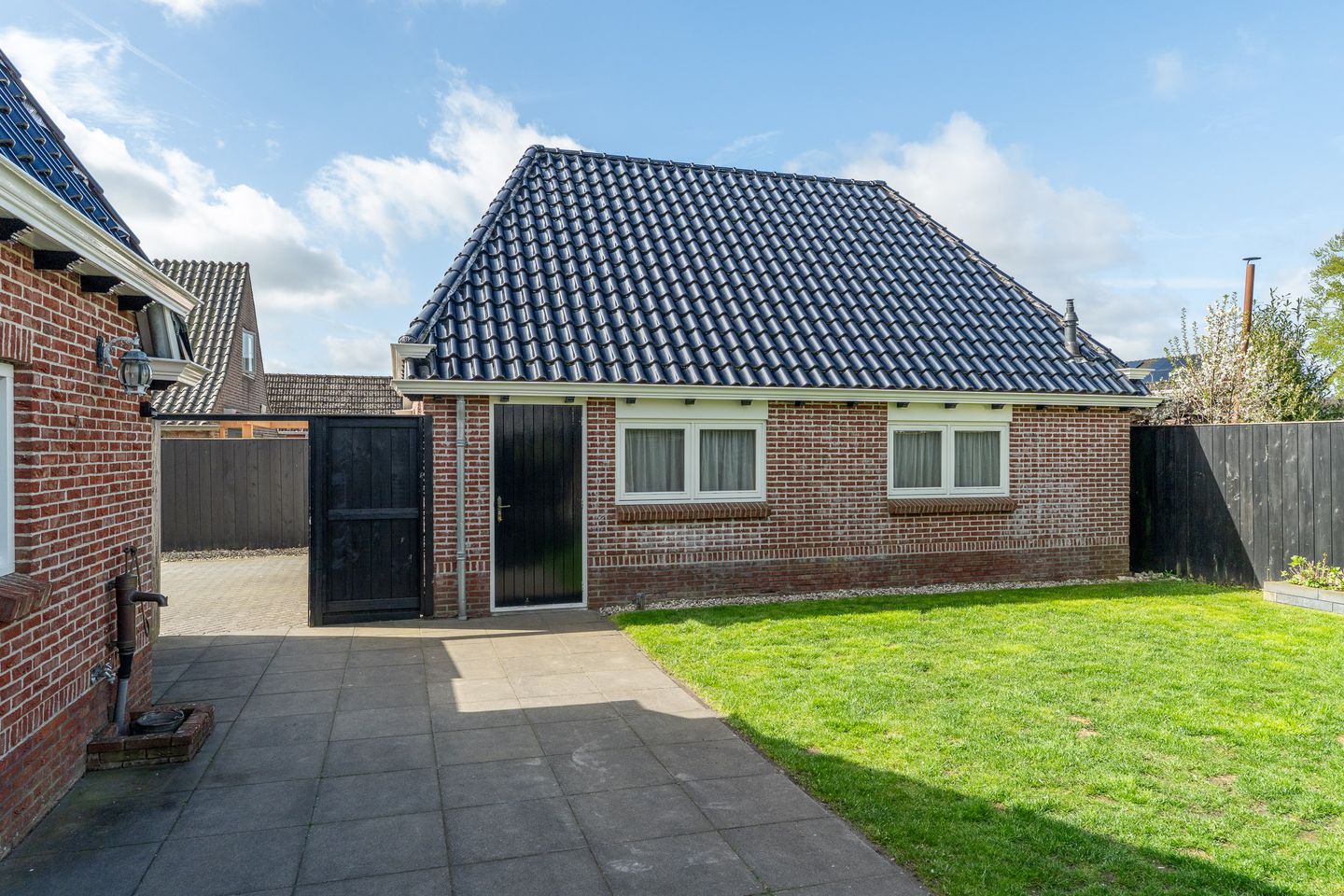 Spacious Detached Home with Double Garage in De Westereen — 44