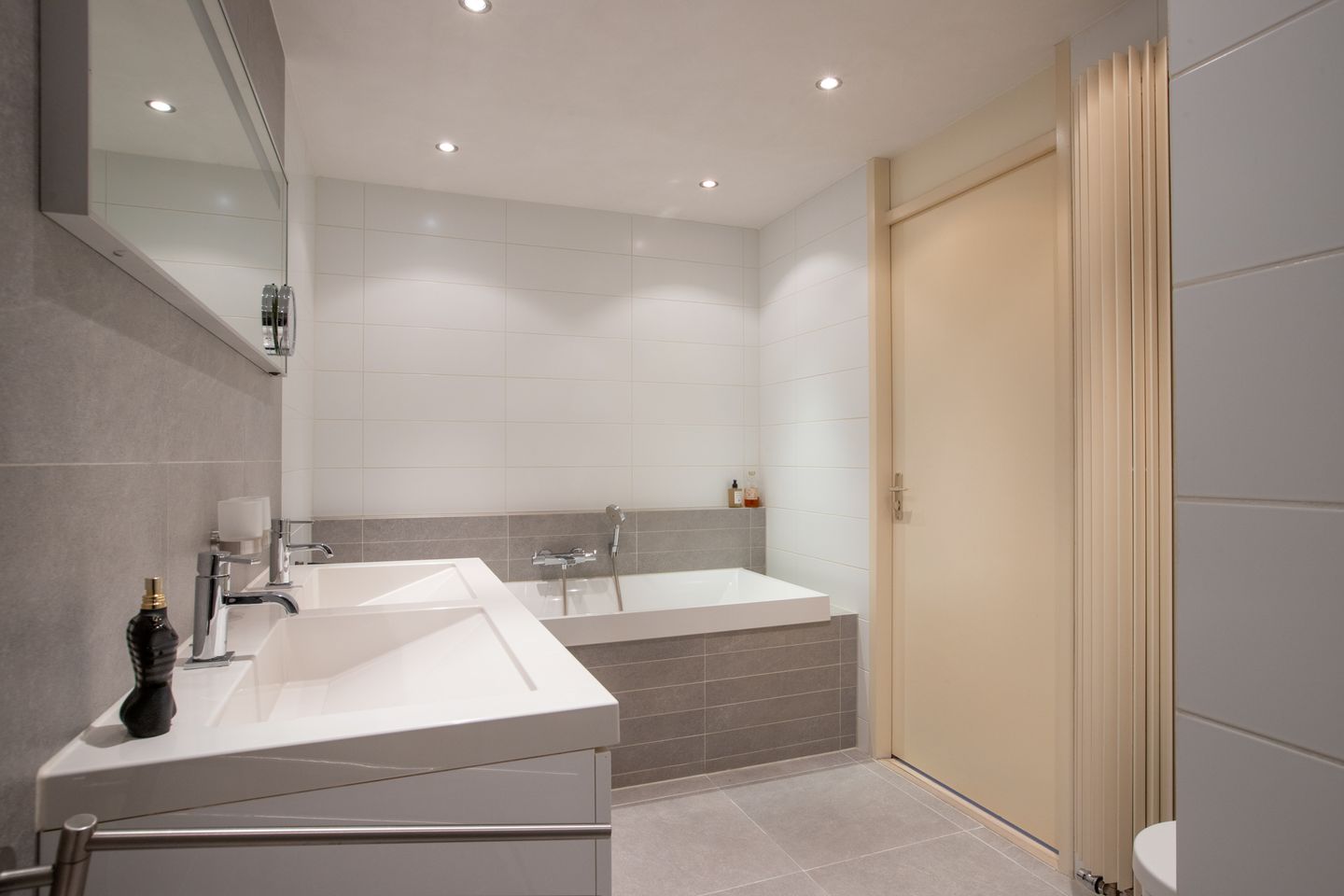 Foto 40 van Burg Van Heugtenlaan 55