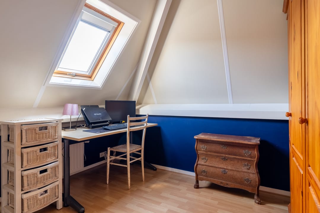 Spacious Detached Home with Double Garage in De Westereen — 38