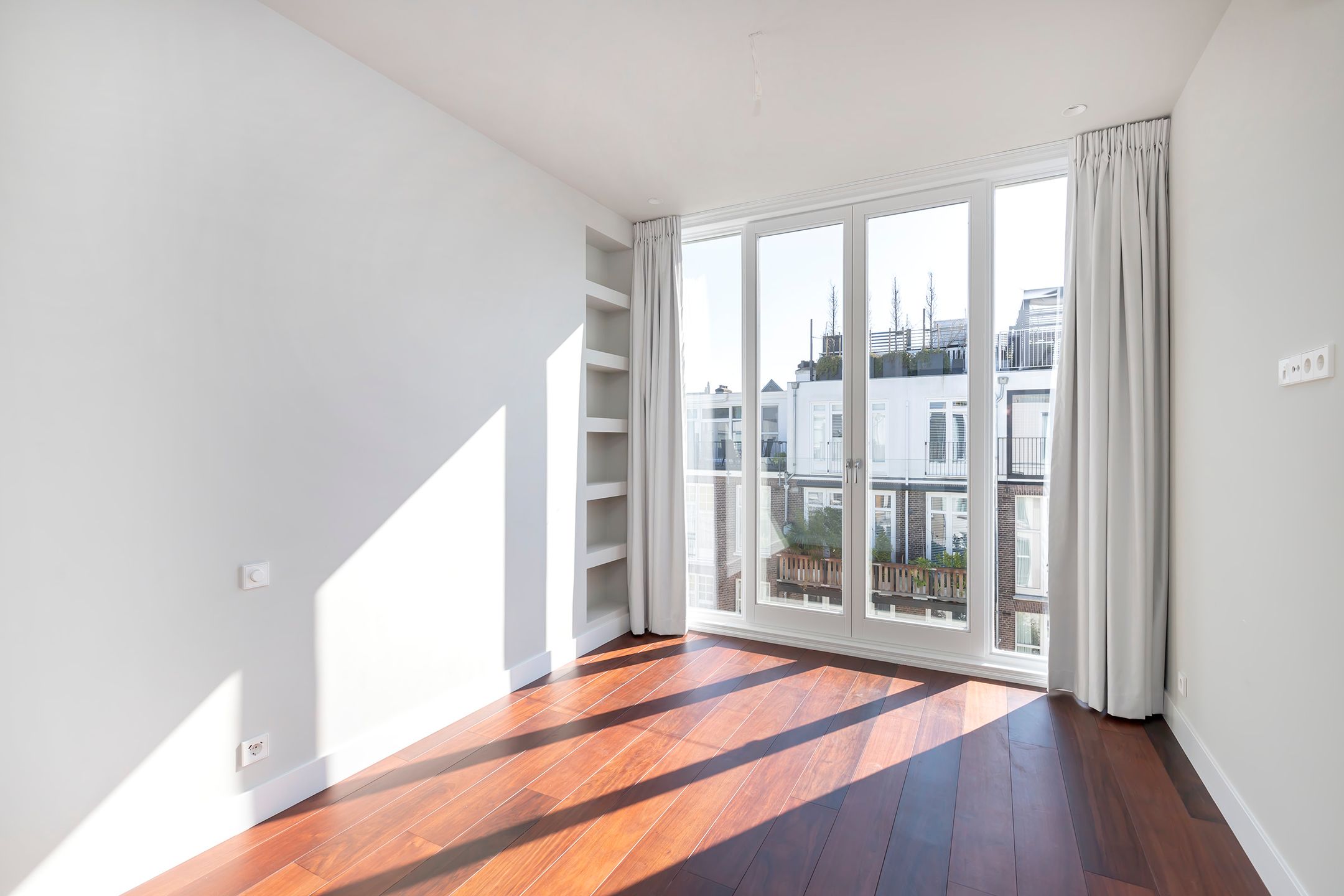 Photo 15 of Valeriusstraat 137-3