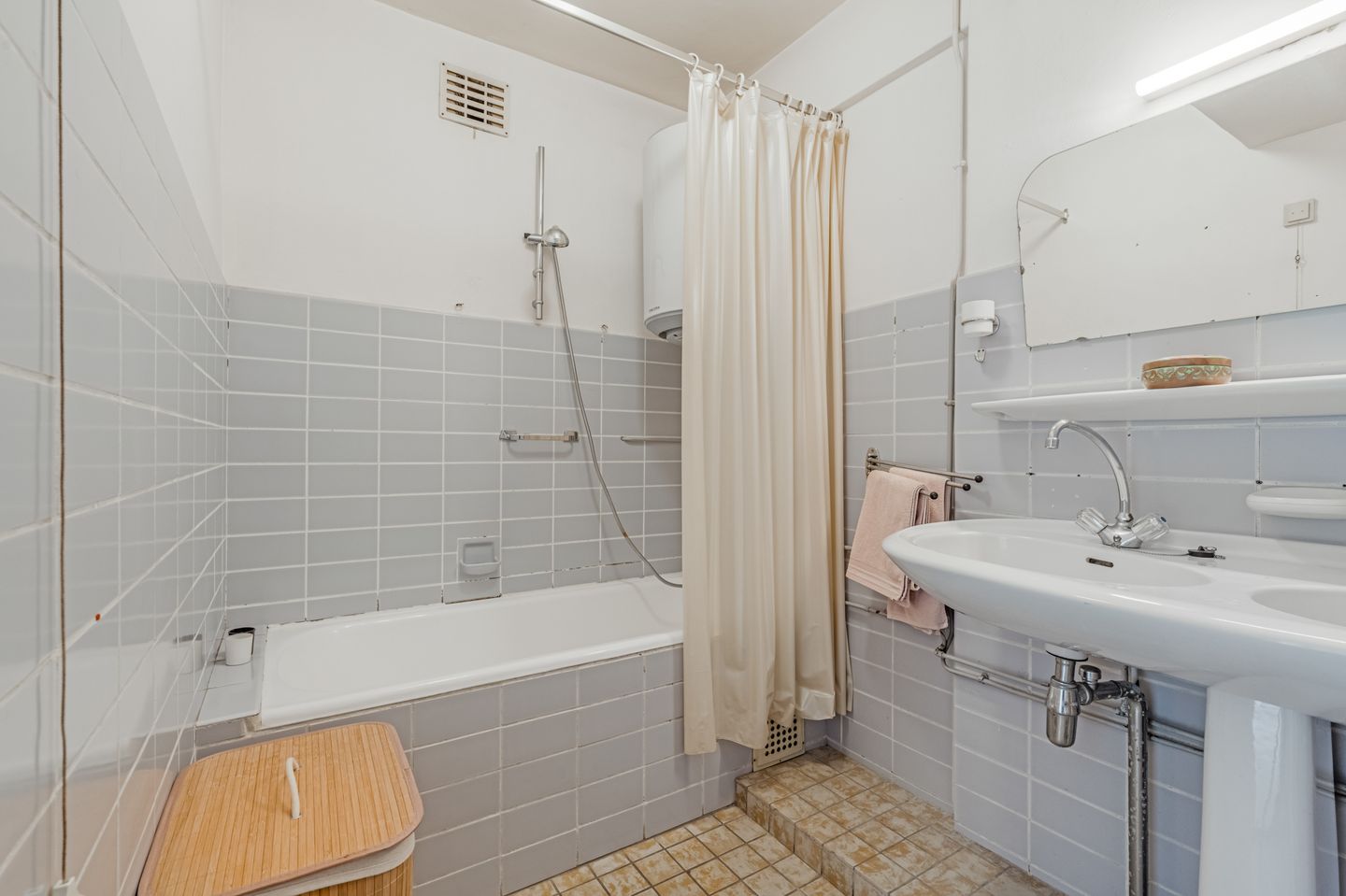 Photo 19 of Meander 1059