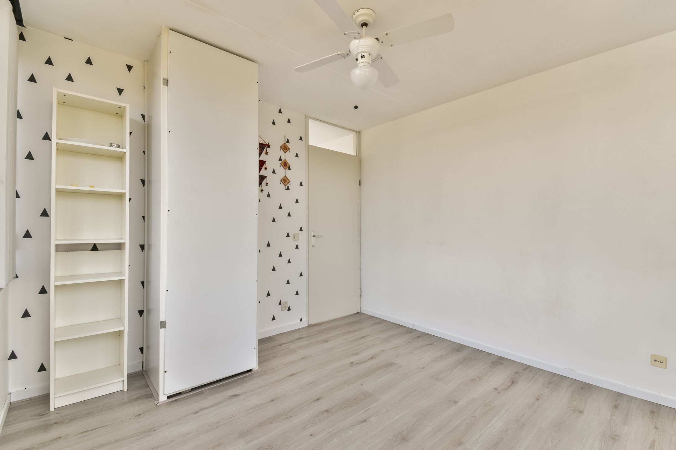 Spacious Family Home with 5 Bedrooms and Solar Panels in Faunabuurt — 18