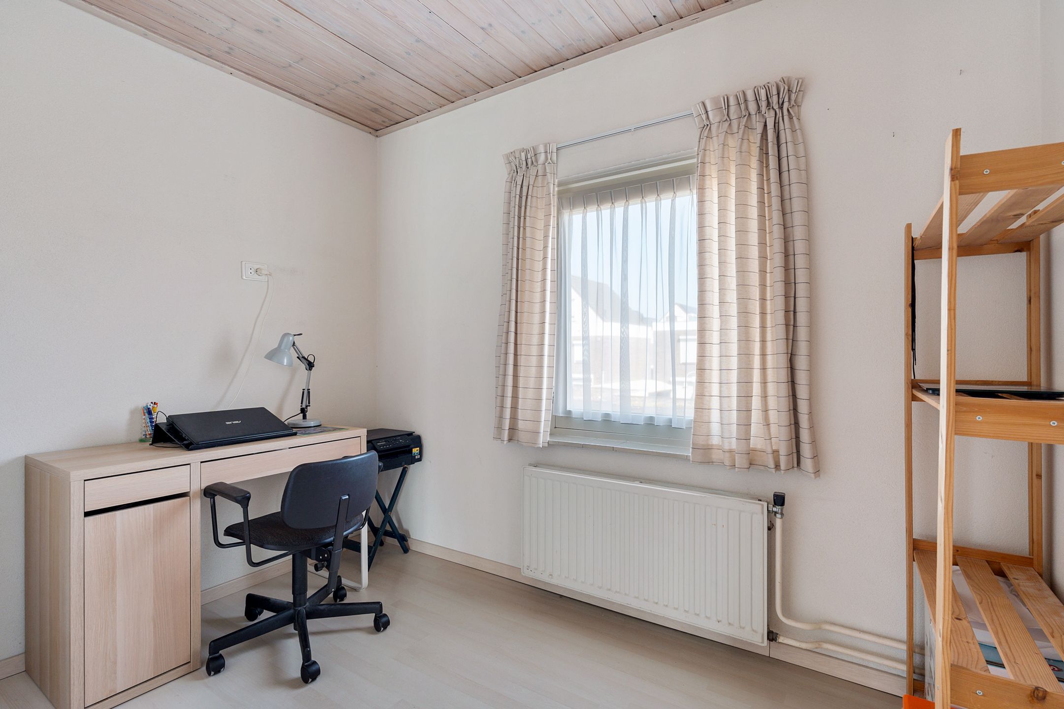 Semi-detached home with garage near Oss center — 24