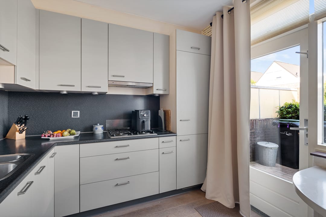 Semi-detached home with garage near Oss center — 16