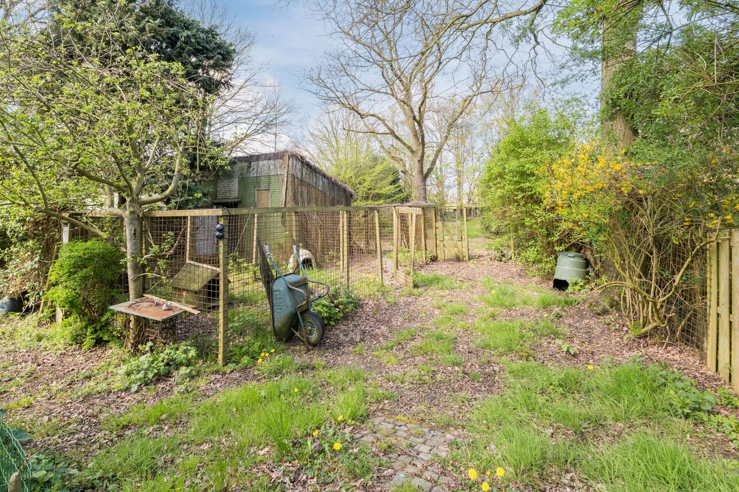 Characterful semi-detached home on generous 1,045 m² plot in rural Stadskanaal — 34