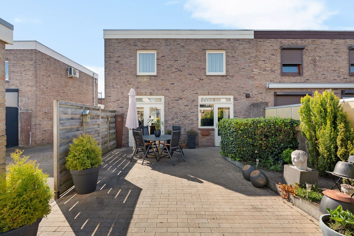 Semi-detached home with garage near Oss center — 29