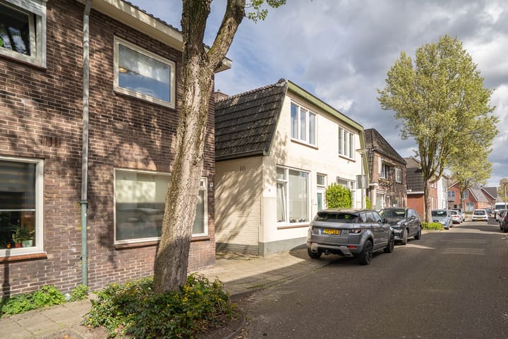 Hoekwoning te koop: Everhardt van der Marckstraat 16, Enschede
