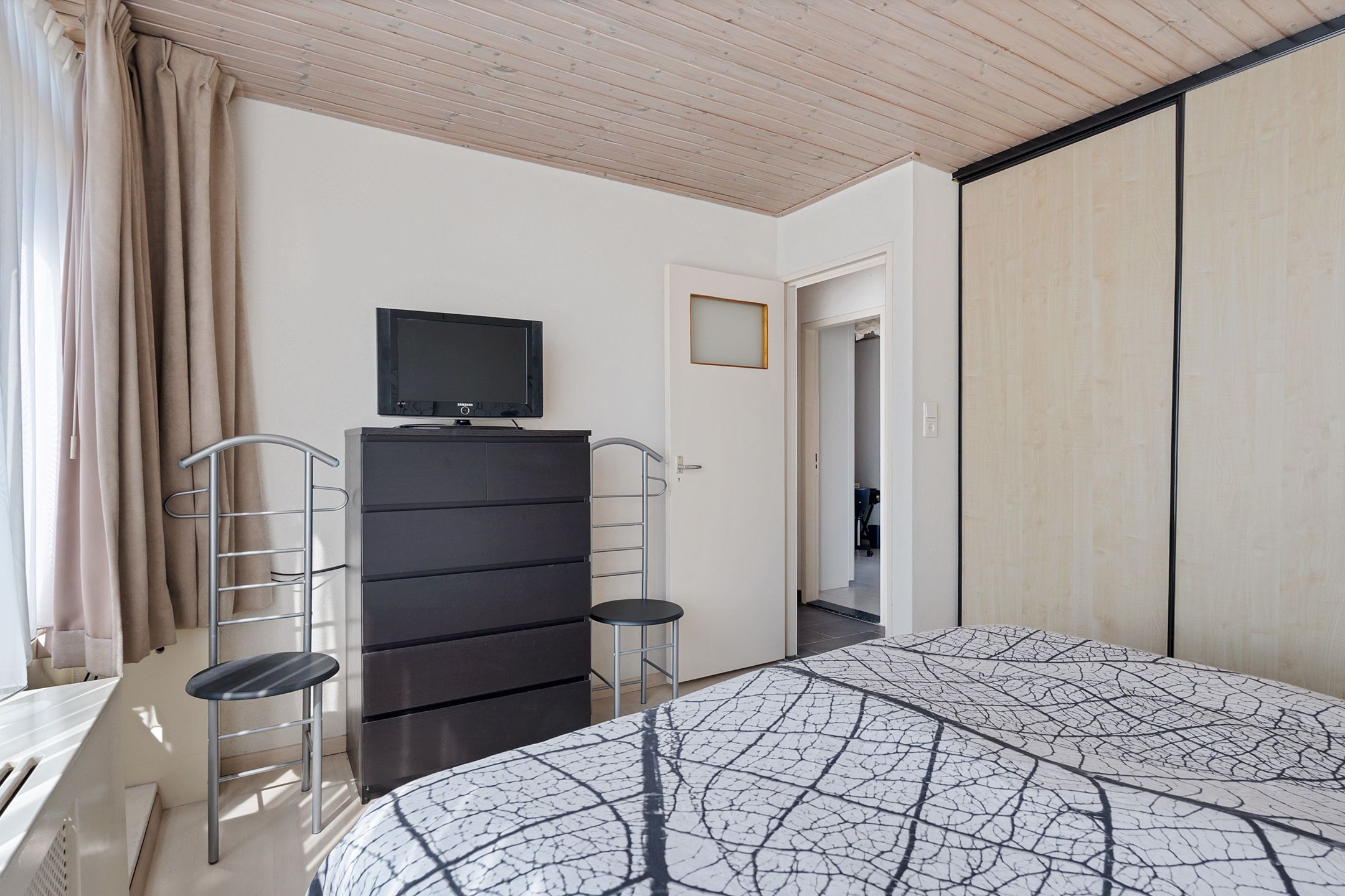 Semi-detached home with garage near Oss center — 21