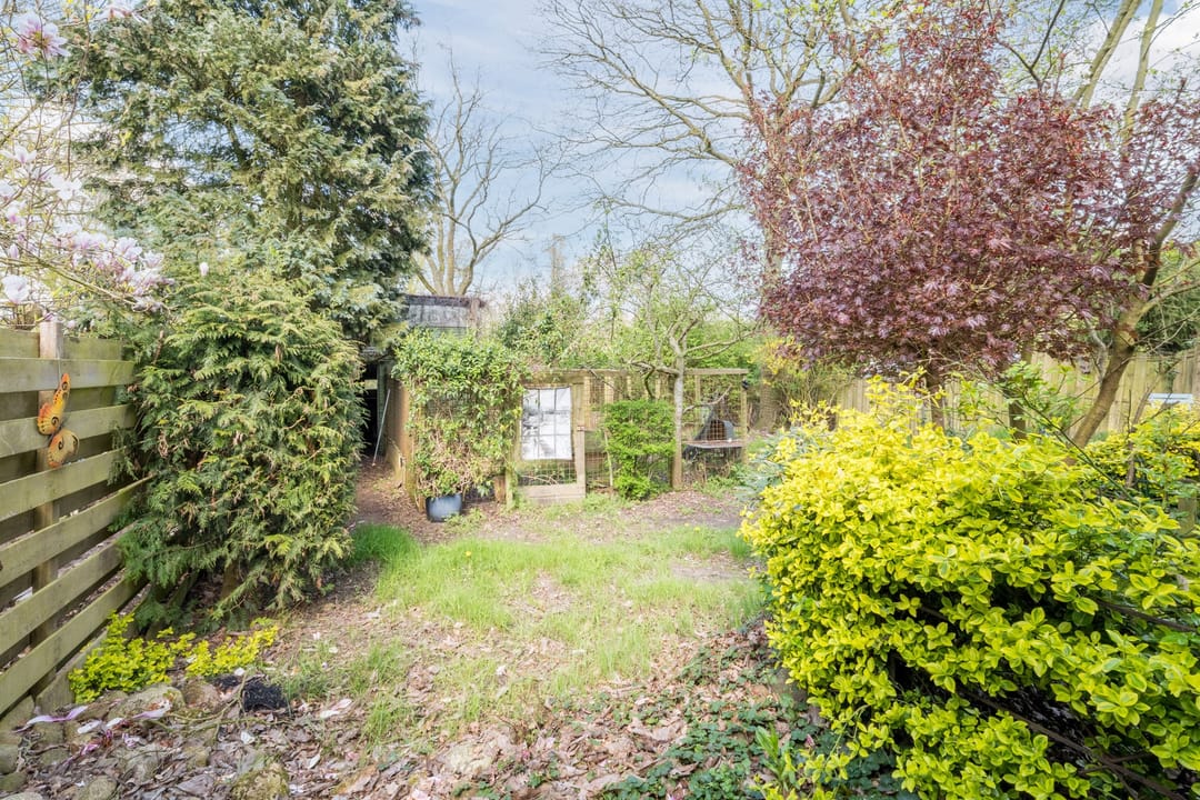 Characterful semi-detached home on generous 1,045 m² plot in rural Stadskanaal — 31