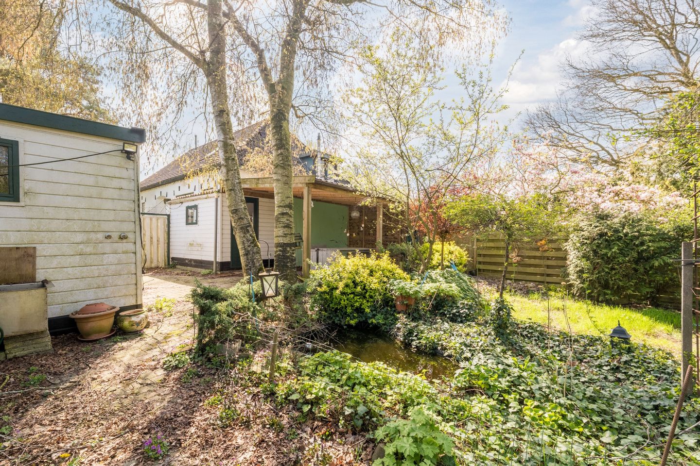 Characterful semi-detached home on generous 1,045 m² plot in rural Stadskanaal — 35