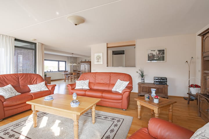 Photo 2 of Oranjelaan 21-C1