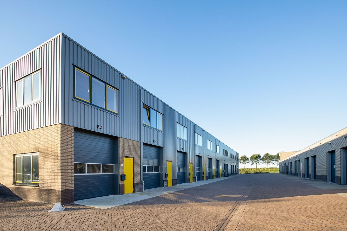 View photo 2 of Ambachtsweg 11-C