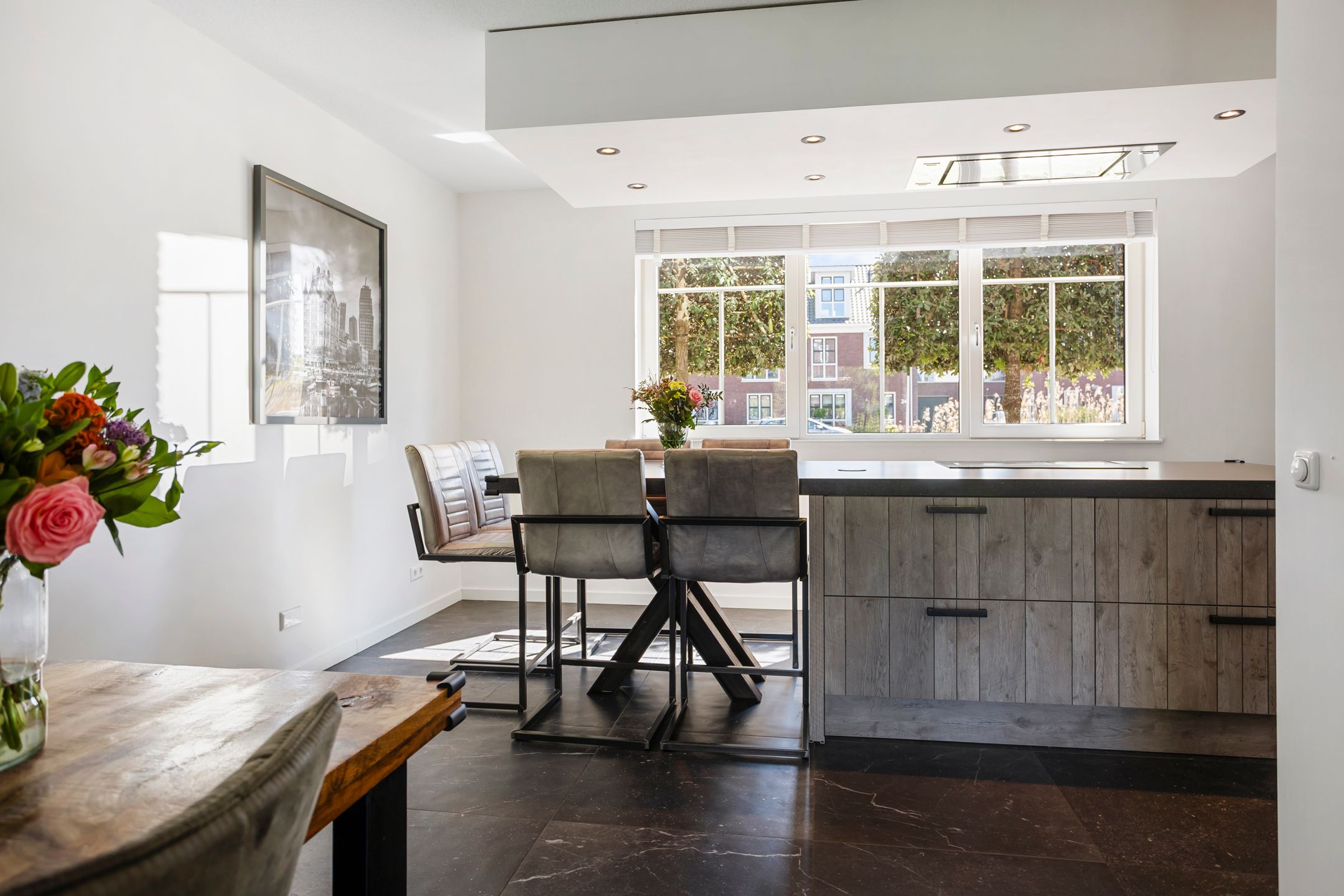 Spacious Semi-Detached Home with Luxury Finishes and Garage — 15