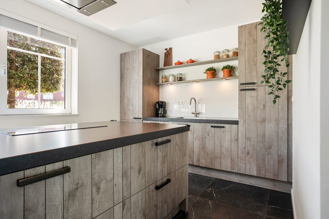 Spacious Semi-Detached Home with Luxury Finishes and Garage — 17