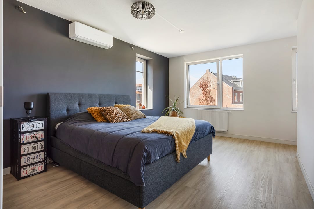 Spacious Semi-Detached Home with Luxury Finishes and Garage — 22