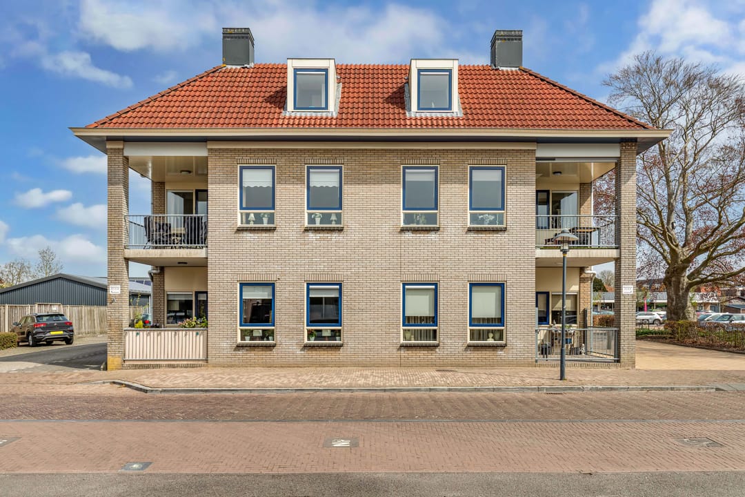 Photo 31 of Weemstraat 8
