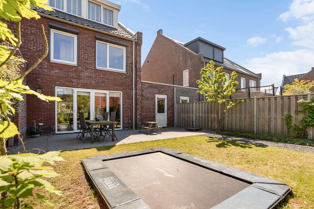 Spacious Semi-Detached Home with Luxury Finishes and Garage — 38
