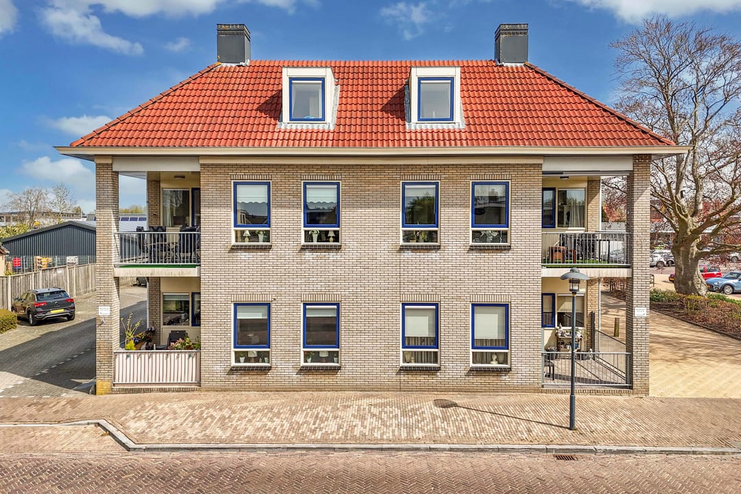 Photo 2 of Weemstraat 8