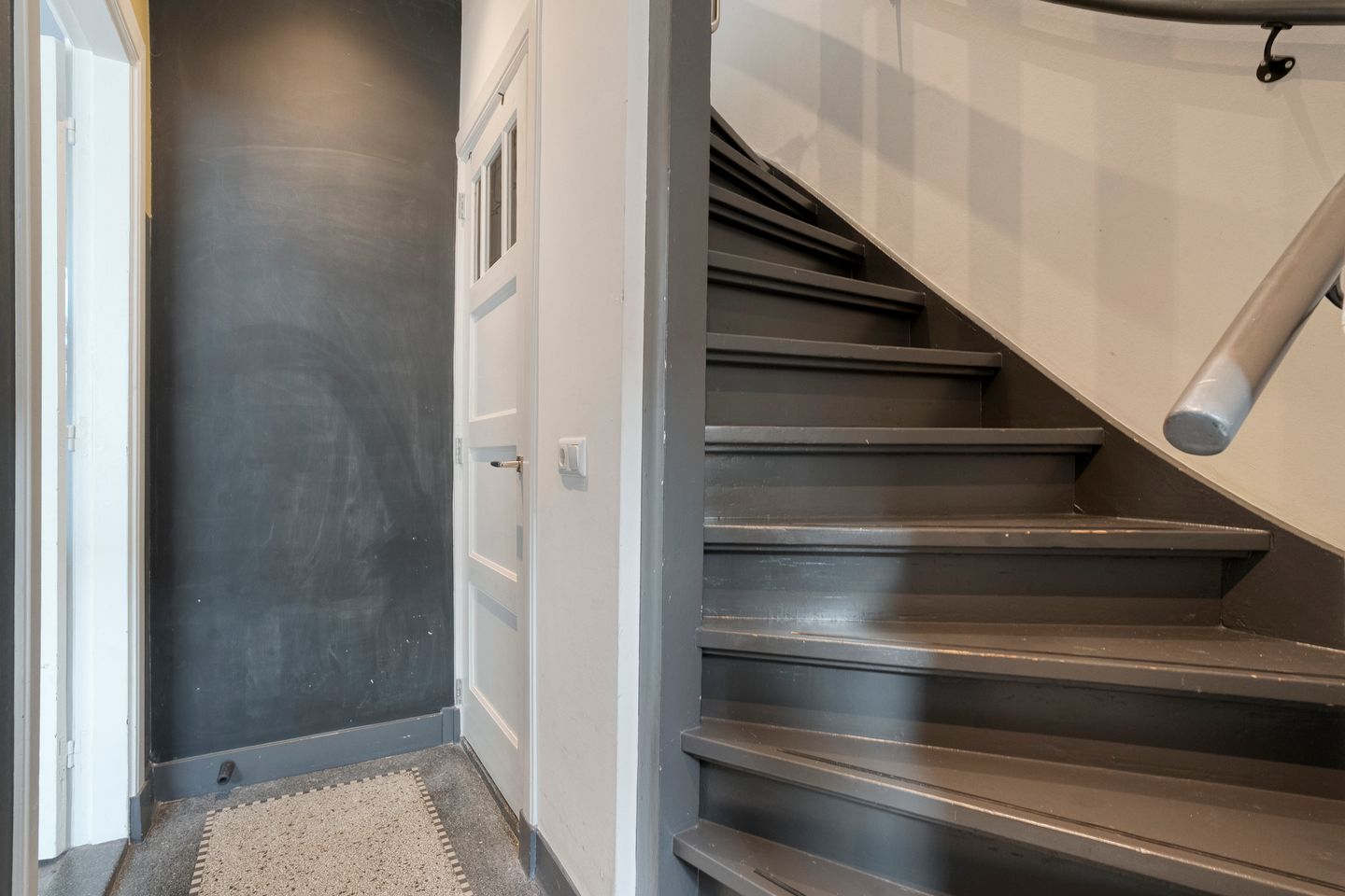 Photo 10 of Leliestraat 57