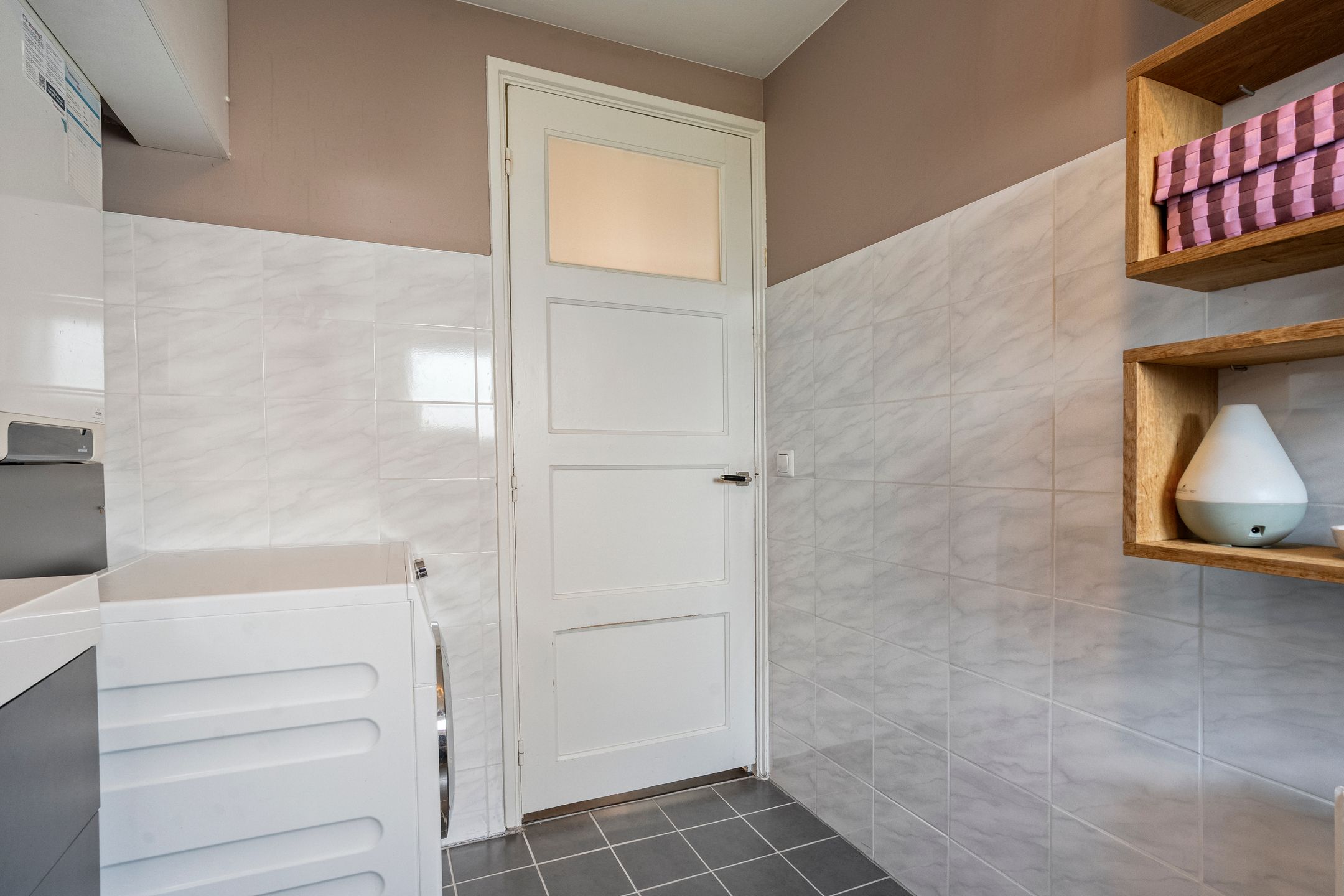 Photo 30 of Leliestraat 57