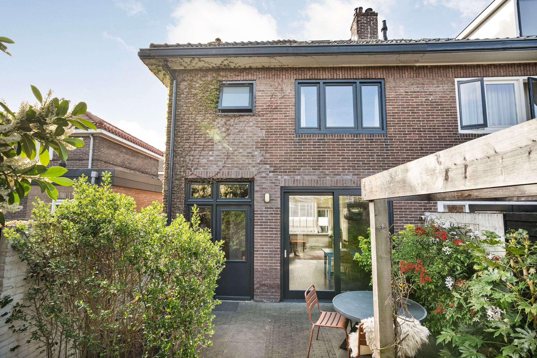 Photo 33 of Leliestraat 57