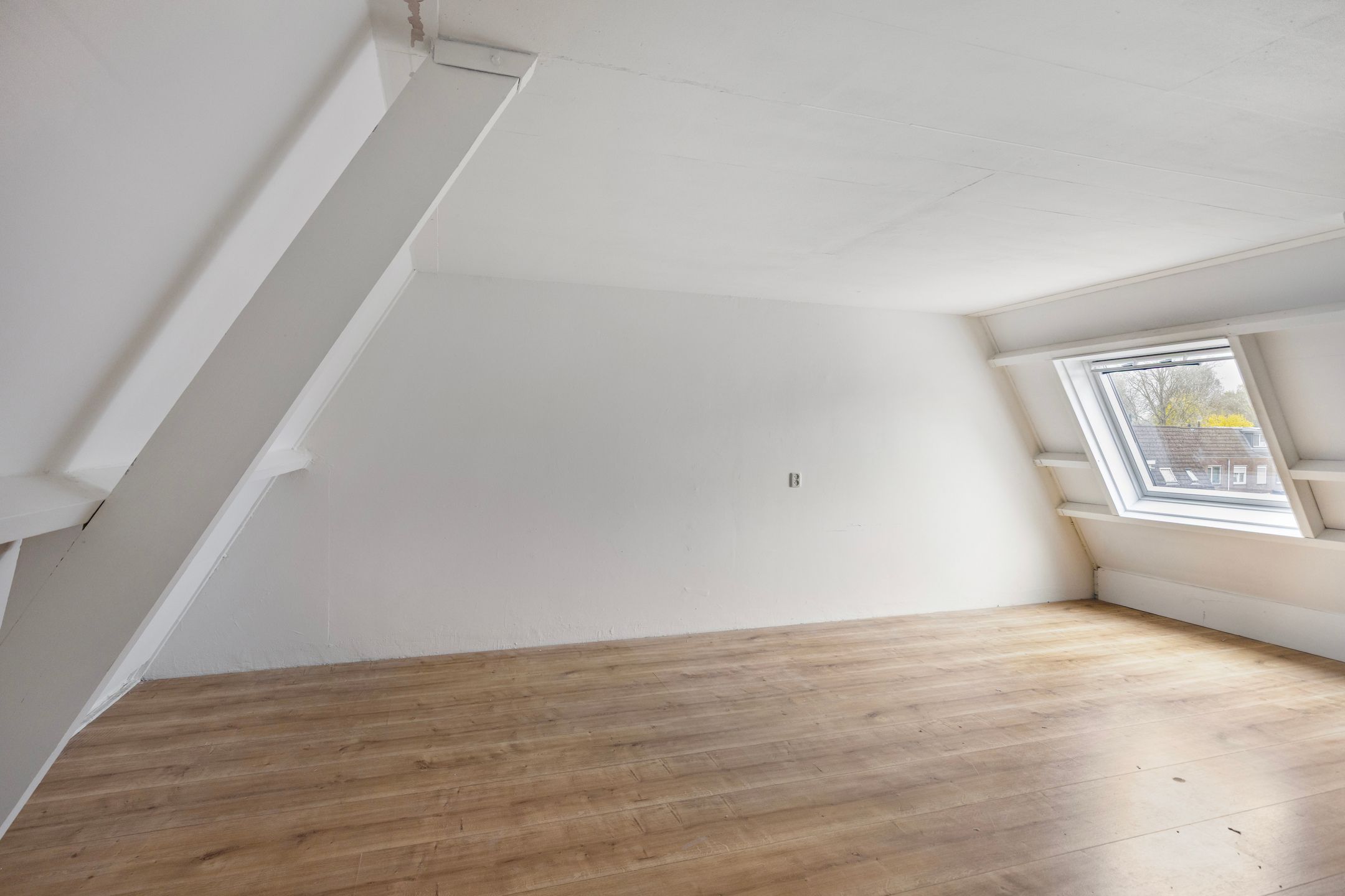 Foto 24 van Teteringenstraat 20