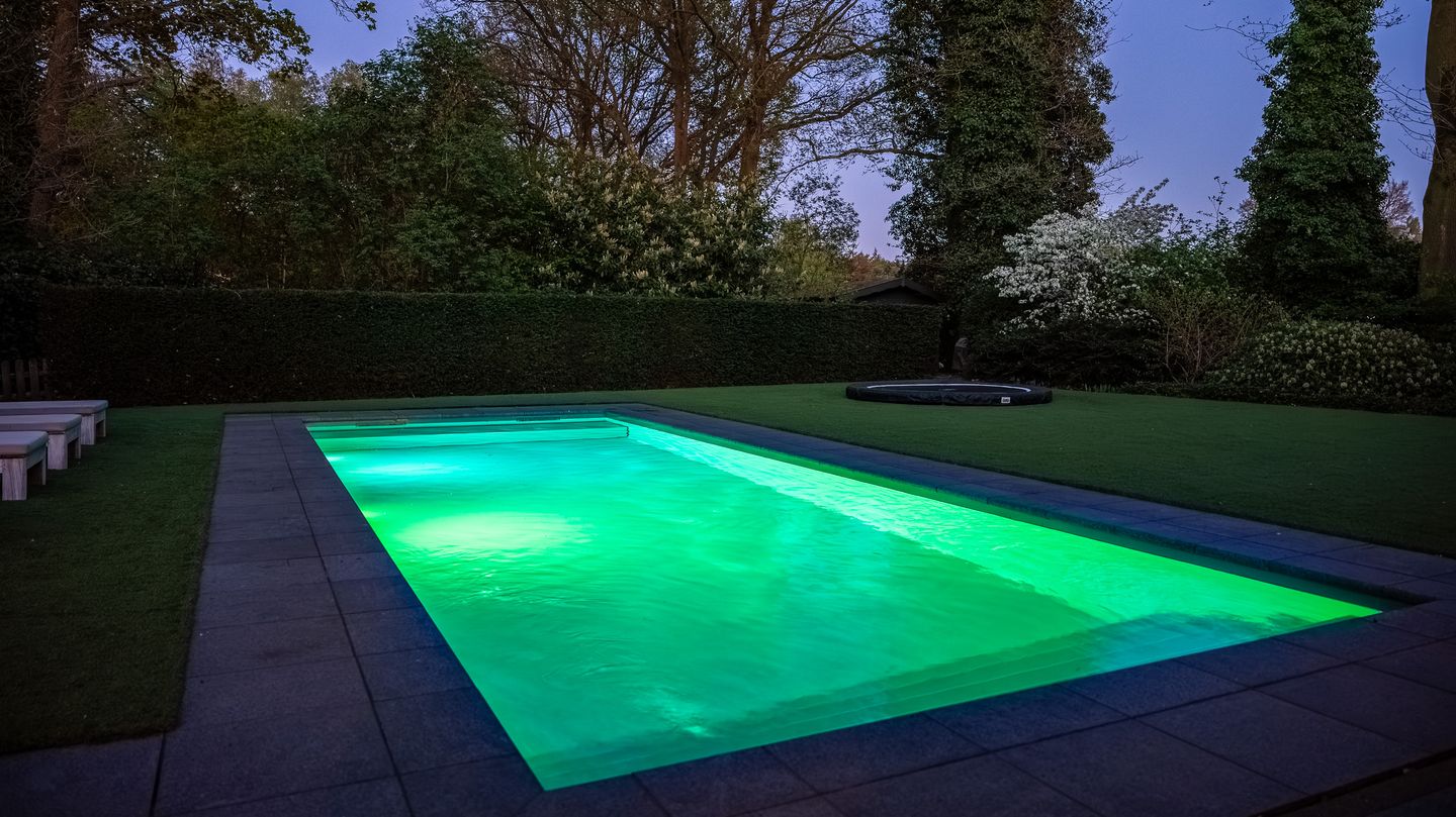 Exclusive Villa with Heated Swimming Pool in Wooded Setting — 50