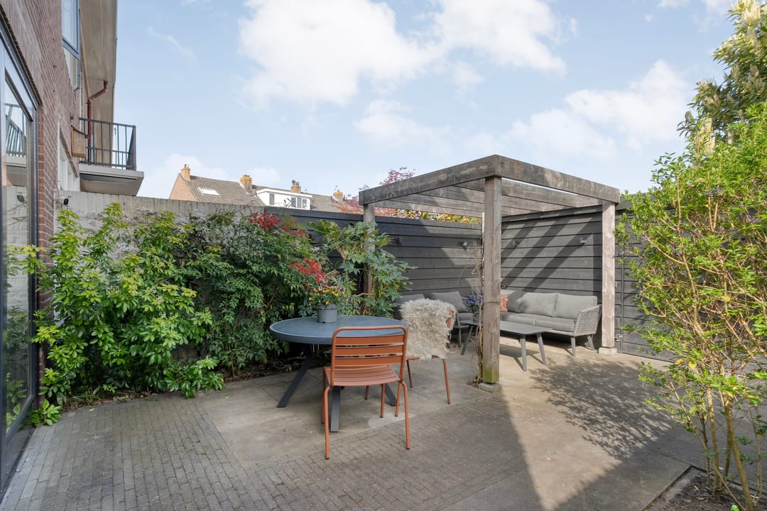 Photo 37 of Leliestraat 57