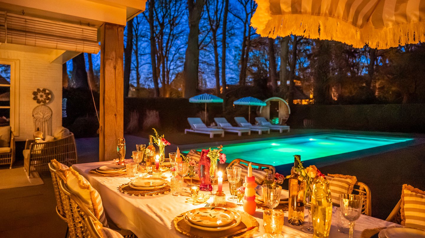 Exclusive Villa with Heated Swimming Pool in Wooded Setting — 44