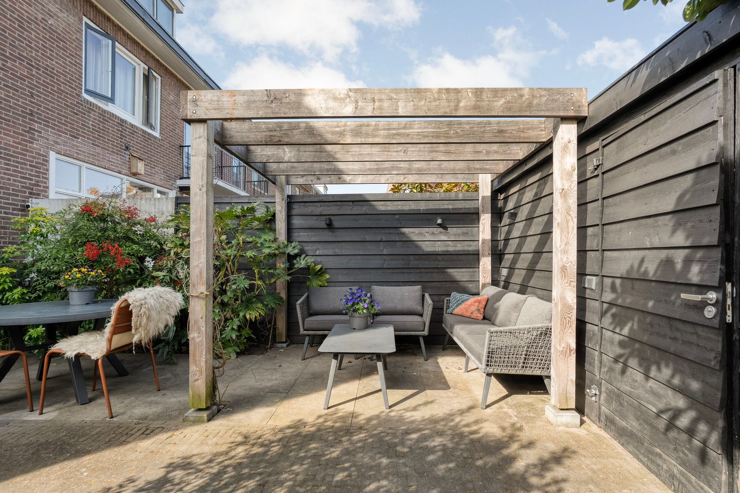 Photo 40 of Leliestraat 57