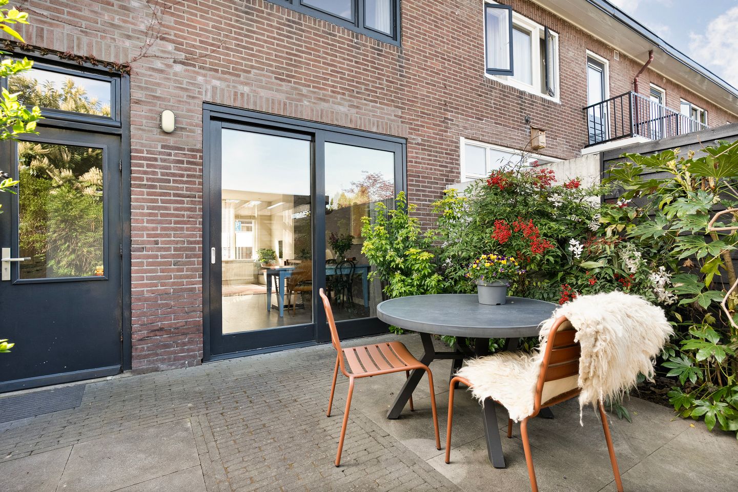 Photo 34 of Leliestraat 57