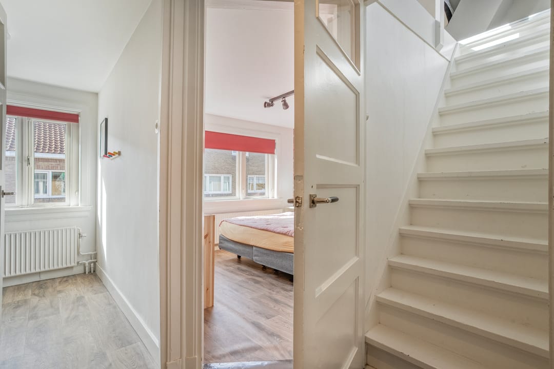 Photo 22 of Leliestraat 57