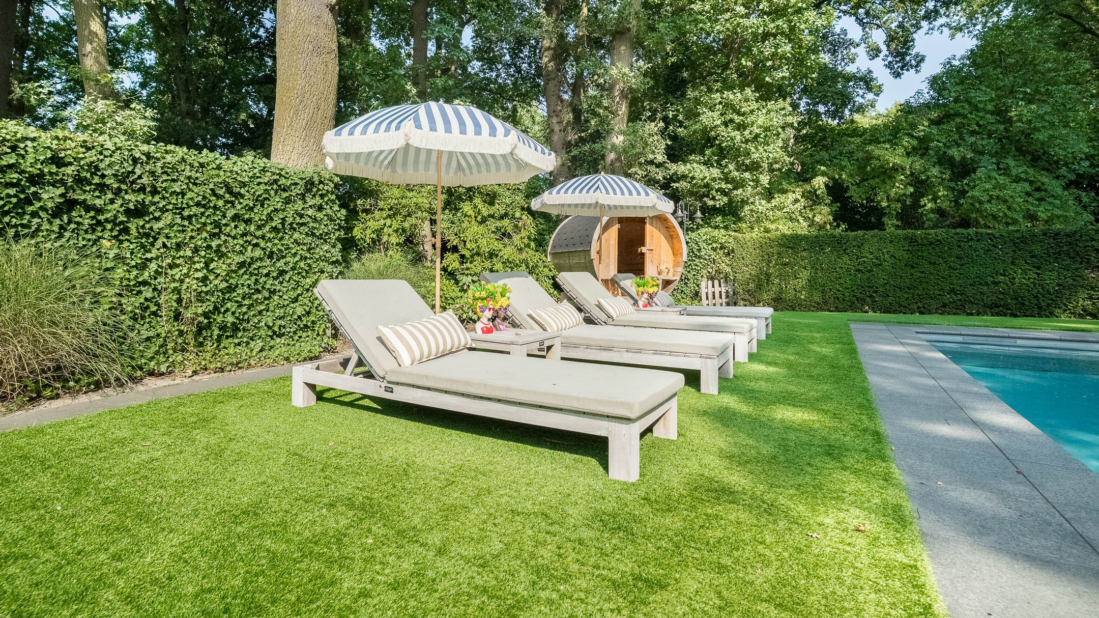 Exclusive Villa with Heated Swimming Pool in Wooded Setting — 51