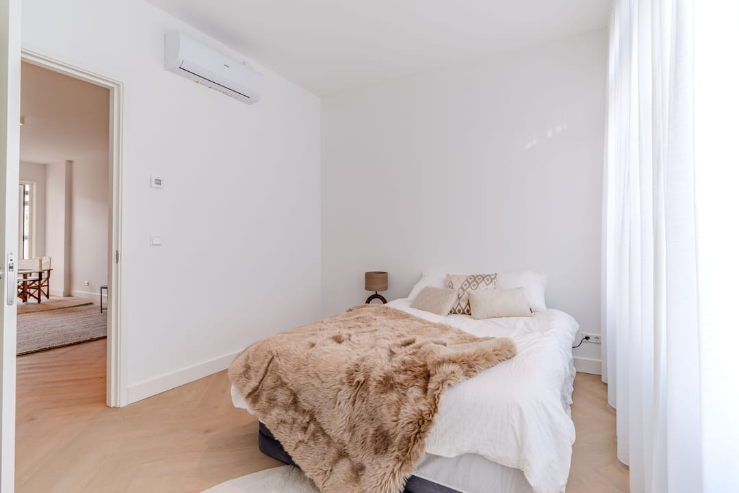 Modern Ground Floor Apartment with South-Facing Courtyard Garden in Zeeheldenkwartier — 22