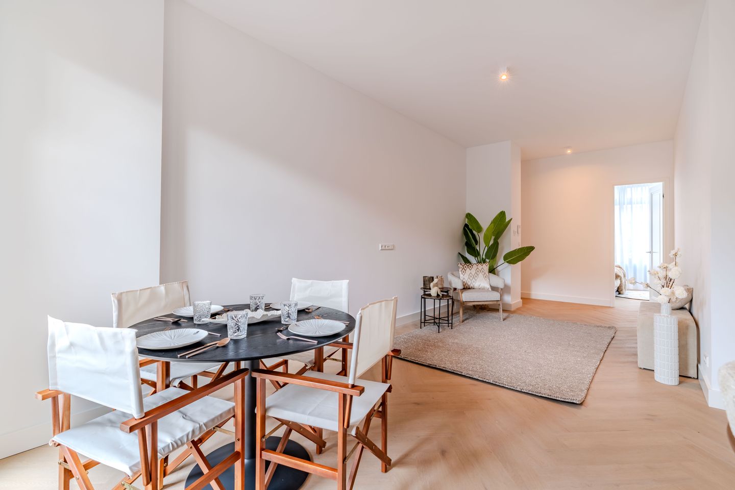 Modern Ground Floor Apartment with South-Facing Courtyard Garden in Zeeheldenkwartier — 14
