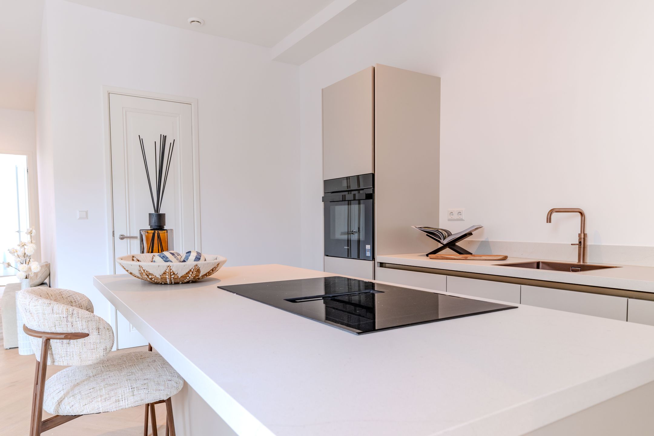 Modern Ground Floor Apartment with South-Facing Courtyard Garden in Zeeheldenkwartier — 15