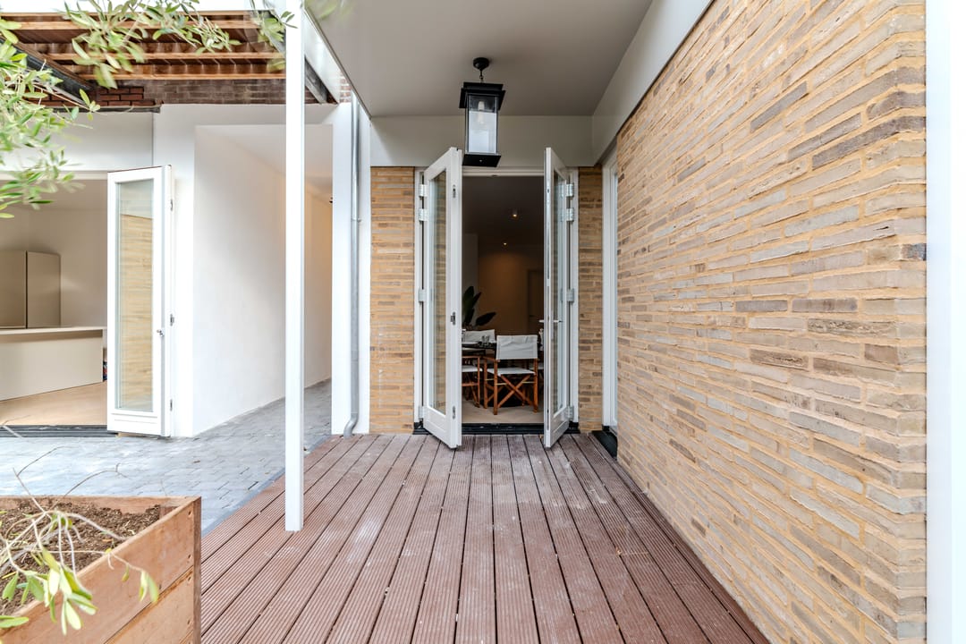 Modern Ground Floor Apartment with South-Facing Courtyard Garden in Zeeheldenkwartier — 31
