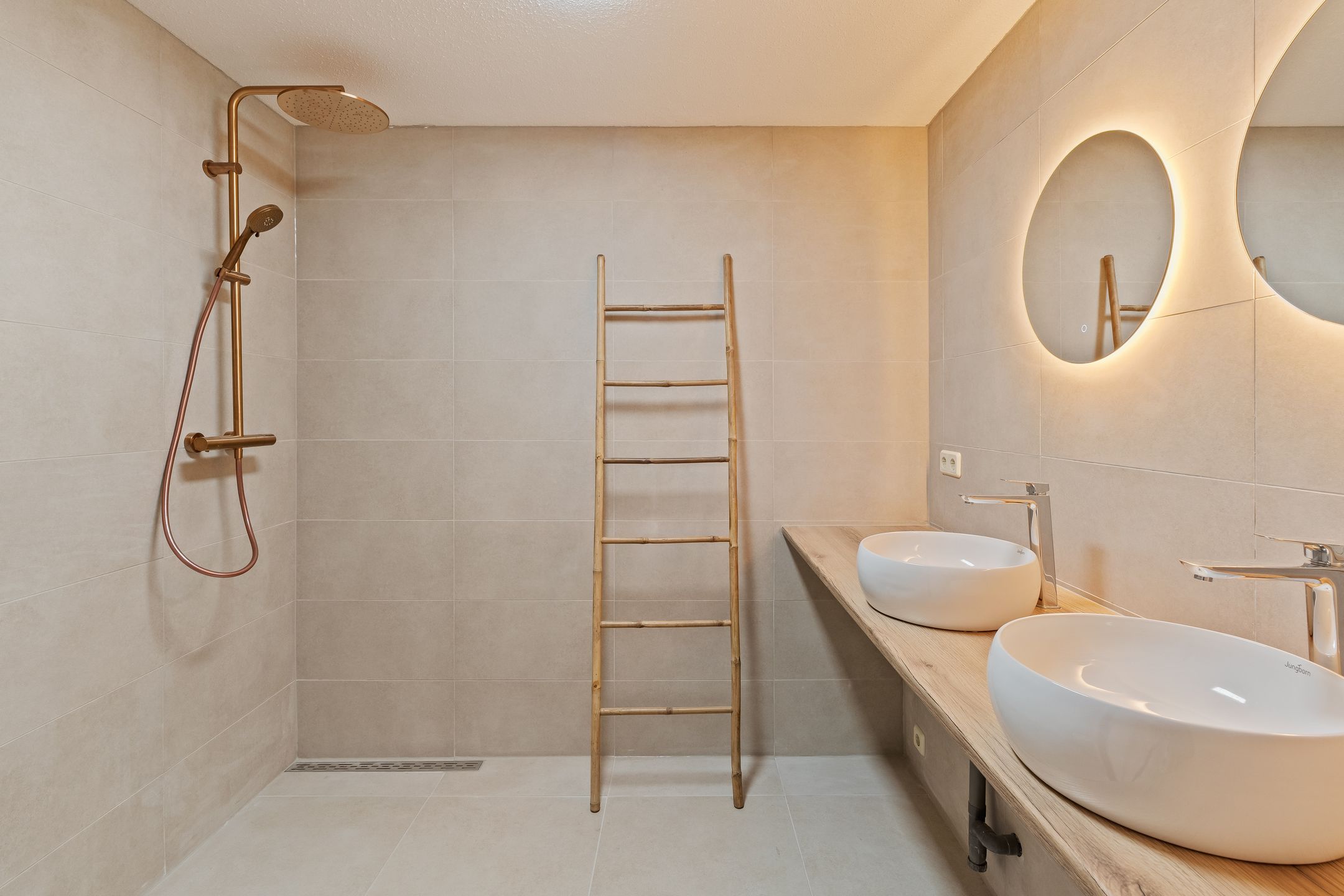 Foto 3 van Damsterdiep 9