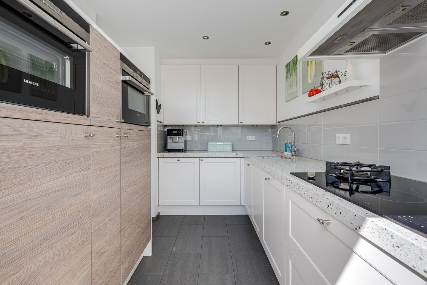 Spacious Five-Room Terraced House with Sunny Garden and Separate Garage in Family-Friendly Neighborhood — 20